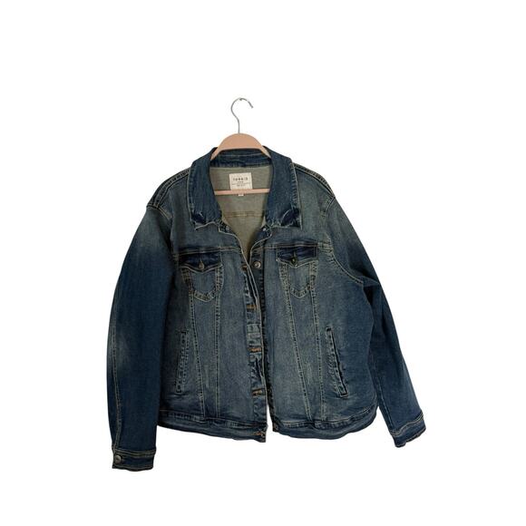 TORRID Stretch Blue Denim Medium Wash Button Front Trucker Jacket Women's 4X - Picture 1 of 3